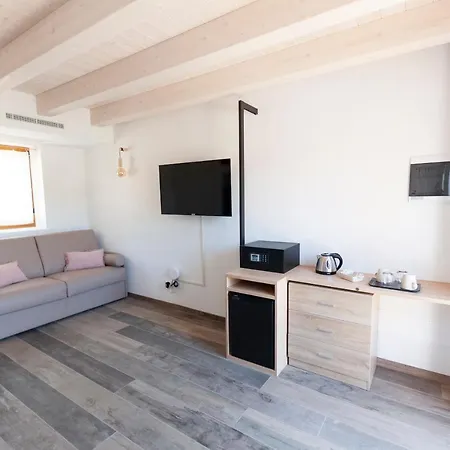 Tenuta Della Casa Wine & - La Pausa Del Collio 科蒙斯